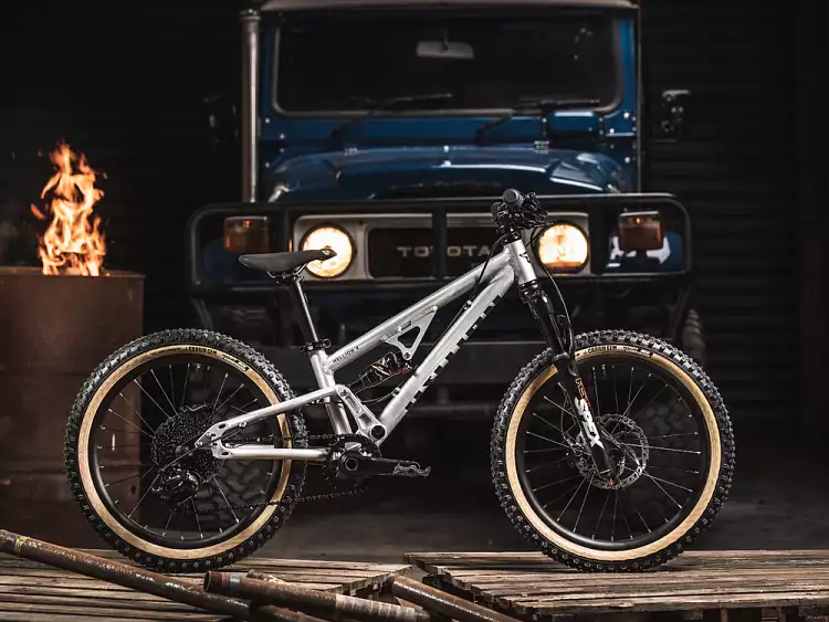 Детский велосипед Early Rider Hellion X20 Raw Aluminium 20