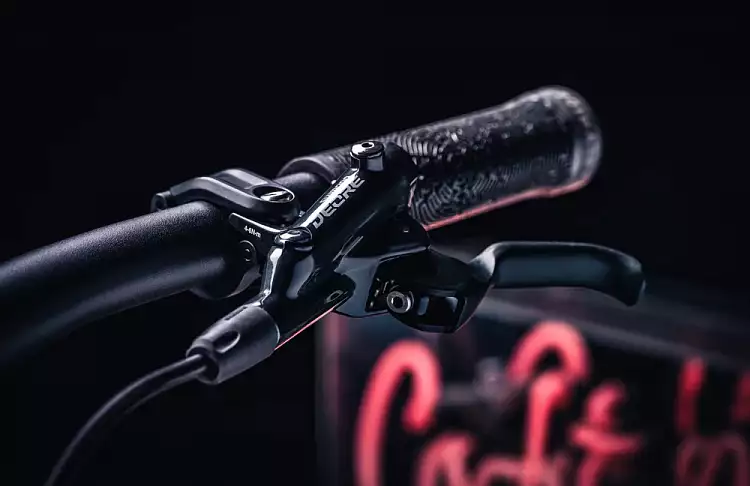 Детский велосипед Early Rider Hellion Electric Purple 24