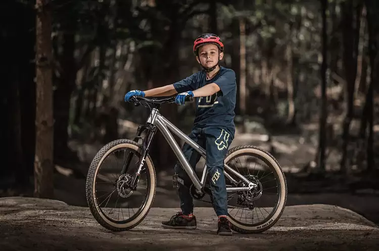 Детский велосипед Early Rider Hellion Electric Purple 24